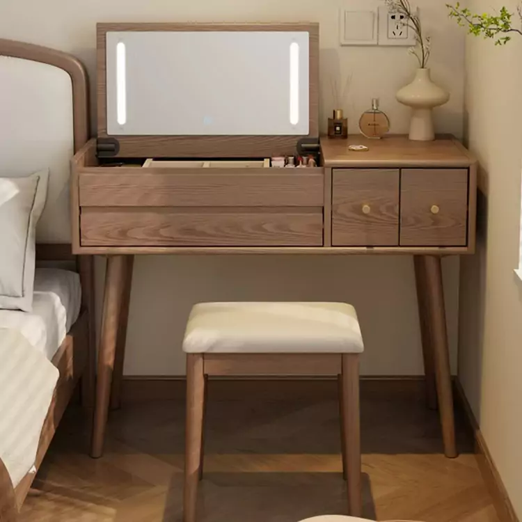 Anh bàn trang điểm