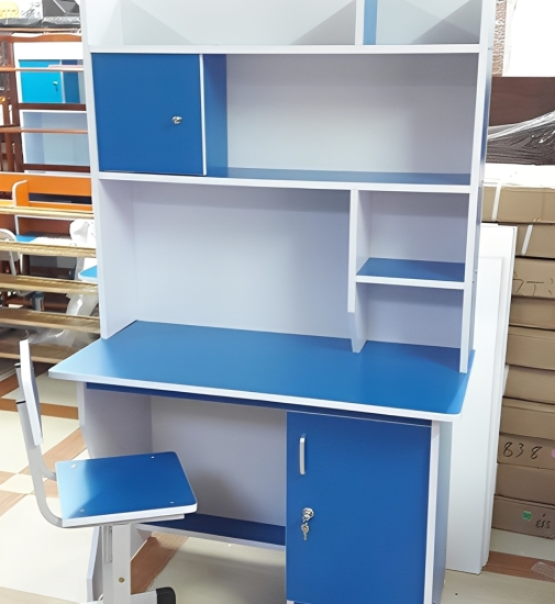 Bàn Học Sinh Có Kệ Sách Màu Xanh Dương 